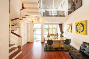 420 House- up to 10 guests in central Bangkok.